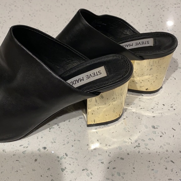Steve Madden Infinitm Mule w/ gold heel - Picture 8 of 11